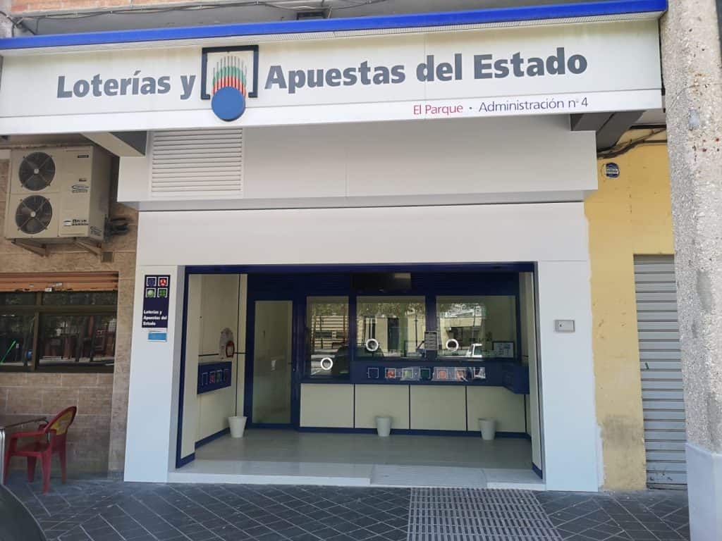 REFORMA INTEGRAL MOBILIARIO Y EQUIPAMIENTO PARA LOTERIAS ADMINISTRACIO